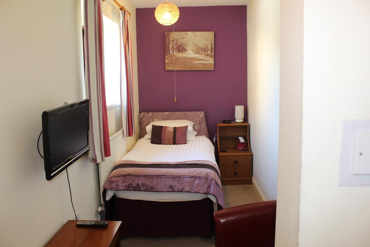 Brewery Farm House Bed & Breakfast Суиндон Экстерьер фото